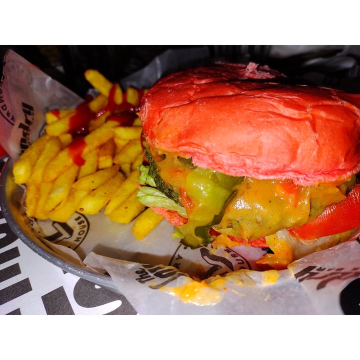 photo of The Laundry Burger vegana shared by @mailenn on  04 Dec 2021 - review