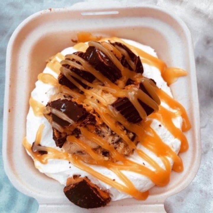 photo of Cinnaholic (Permanently Closed) Cinnamon Roll shared by @ellefire on  12 May 2020 - review