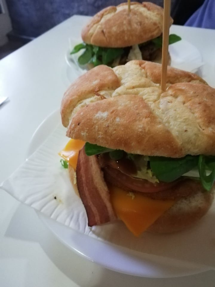 photo of Ruta 42 Burguer shared by @nrabaneda on  26 Jun 2019 - review