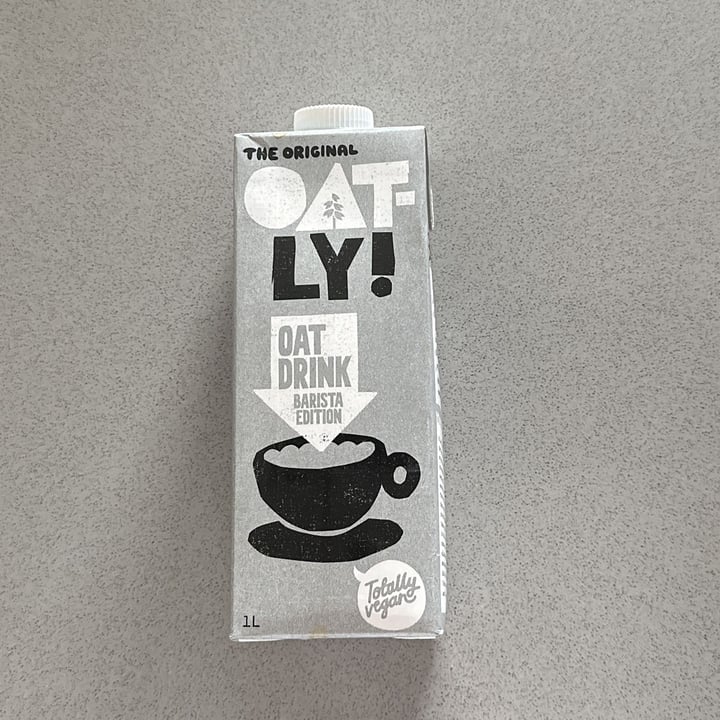 photo of Oatly Oat Drink Barista Edition  shared by @paradaa4 on  15 Oct 2022 - review