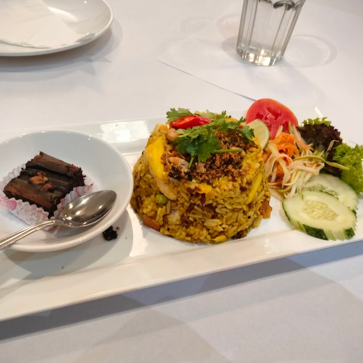 review photo of Veggielicious Thai Cuisine Pineapple Fried Rice Set shared by @elej91 on 06 Jul 2022 - review
