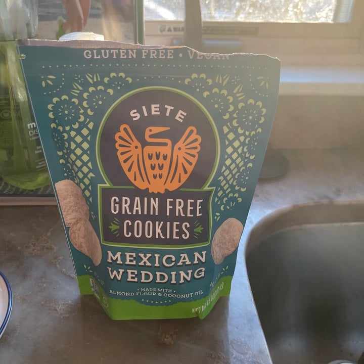 photo of Siete Family Foods Grain free cookies Mexican Wedding shared by @brackett5018 on  02 Mar 2022 - review
