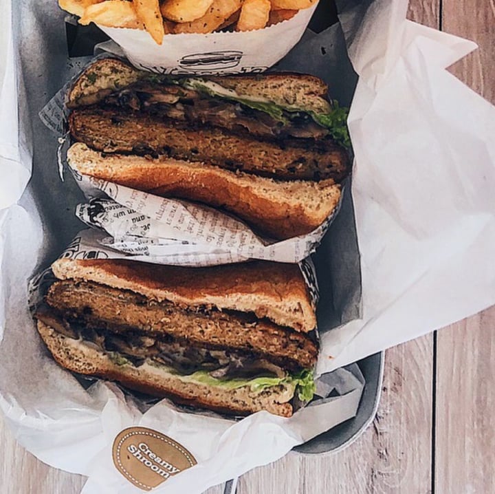 photo of VeganBurg Singapore Creamy Shrooms Burger shared by @arinng on  30 Apr 2020 - review