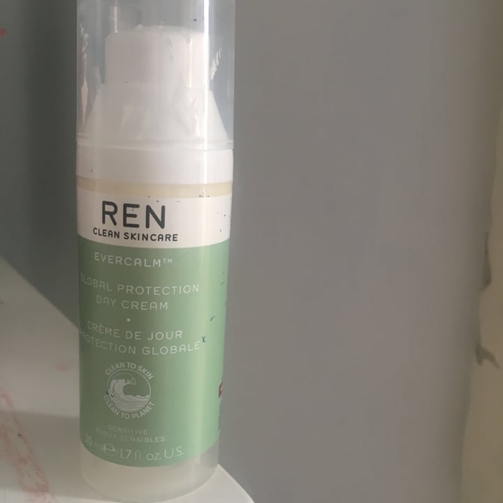 review photo of REN Clean Skincare Evercalm Global Protection Day Cream shared by @annaskeens on 30 Jun 2021 - review