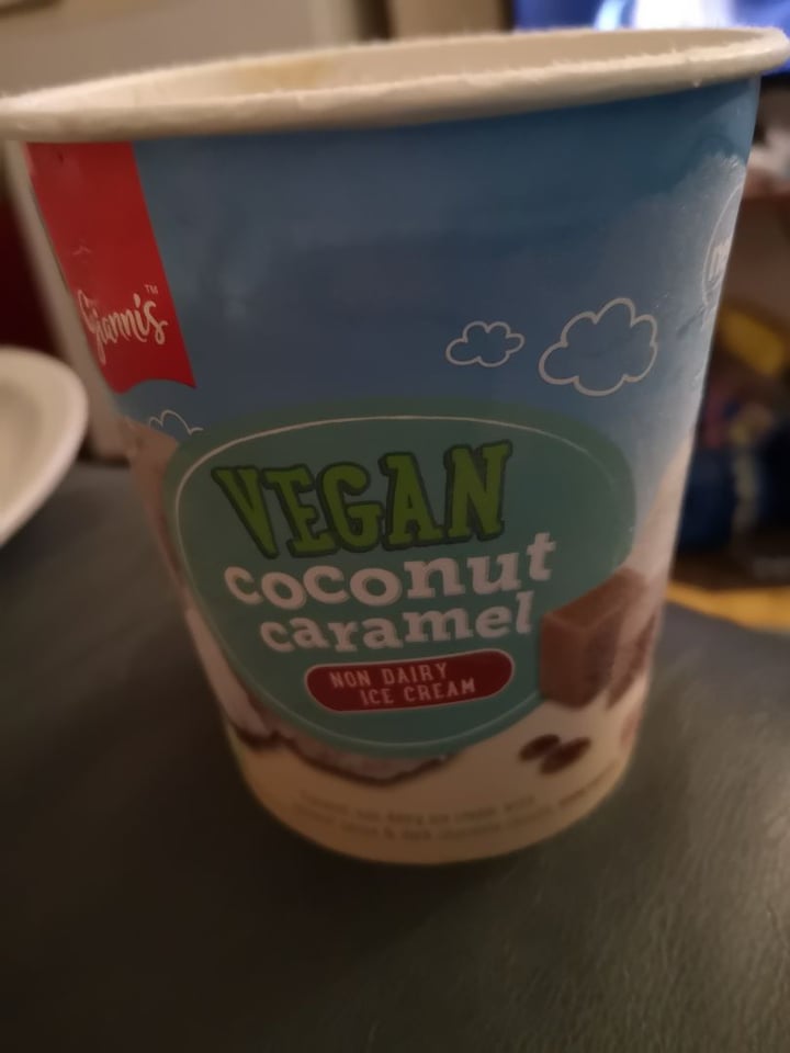 photo of Gianni's Coconut Caramel Ice Cream shared by @kikideestruction on  25 Jan 2020 - review