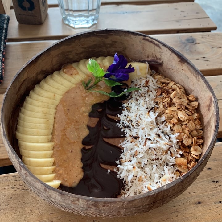 photo of The Factory Cafe Choc Lover Smoothie bowl shared by @veganlinda on  16 Mar 2020 - review