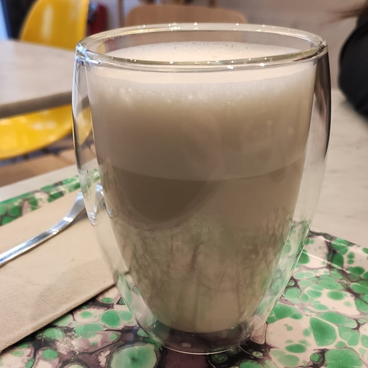 review photo of Maisie Café Chai Latte With Oat Milk shared by @alejoea on 24 Nov 2022 - review