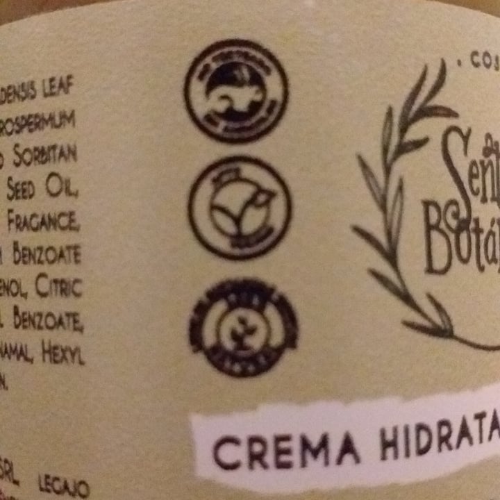 photo of Sentida Botánica Crema hidratante corporal madre selva shared by @fercita on  25 Jan 2022 - review