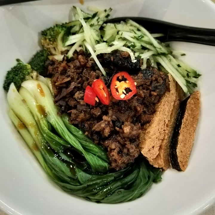 review photo of D’Life Signature Minced meat noodles shared by @singapovegan on 27 Feb 2021 - review
