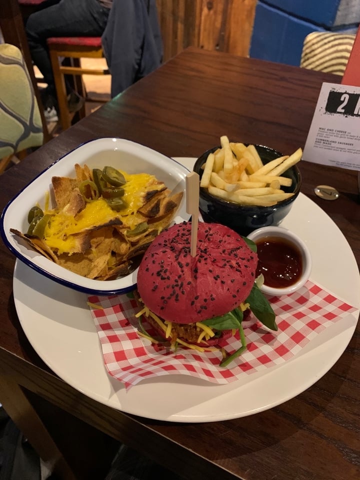 photo of Via Manchester Moving Mountains B12 Burger shared by @welshveggie on  26 Feb 2020 - review