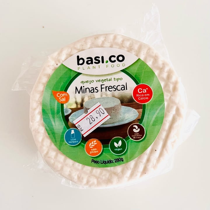 photo of Basi.co Queijo Vegetal tipo Minas Frescal shared by @alessandracastello on  20 Oct 2022 - review