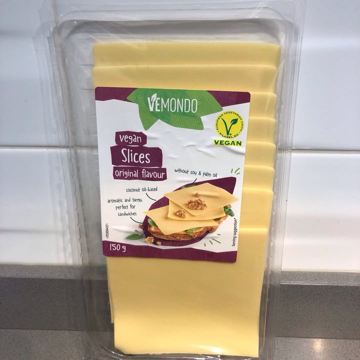 photo of Vemondo Vegan slices original flavour shared by @loula on  11 Feb 2022 - review