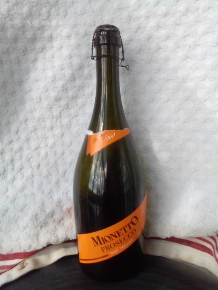 photo of Mionetto prosecco Doc Treviso Brut shared by @feelideal on  15 Sep 2021 - review