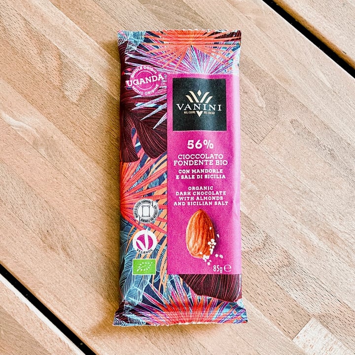 review photo of Vanini cioccolato Fondente 56% Bio con Mandorle e Sale di Sicilia shared by @-sonia- on 02 Jun 2022 - review