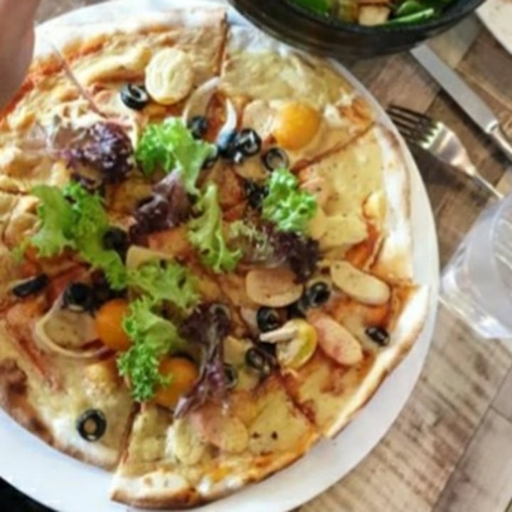 photo of WellSmoocht Whats Up Dawg Pizza shared by @sakudevi21 on  07 Sep 2020 - review