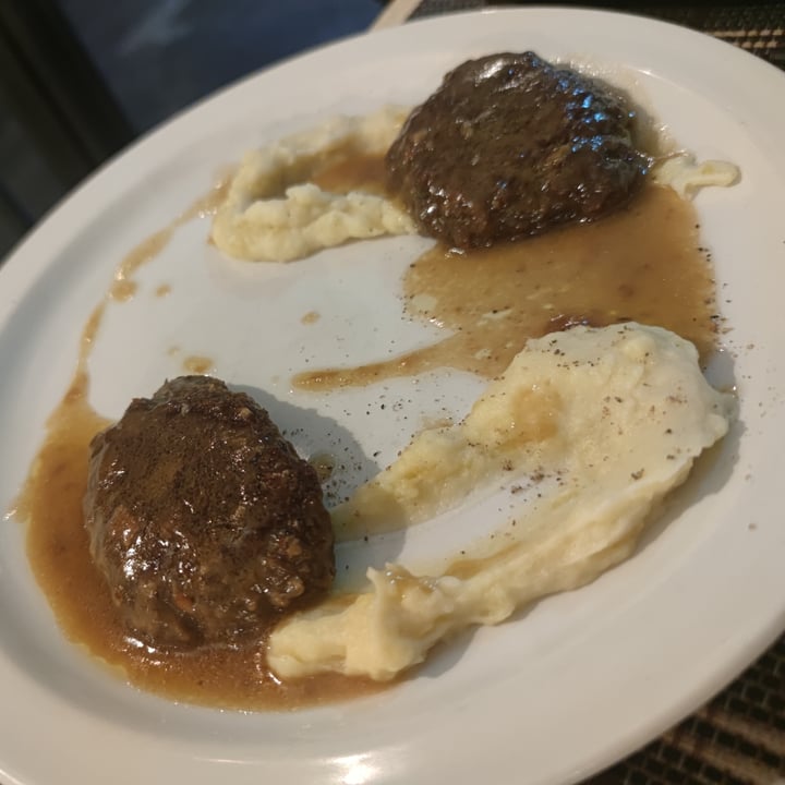 photo of Ma Va' ? Restaurant Roma Polpette di lenticchie con purè al Marsala shared by @genea on  29 Oct 2022 - review