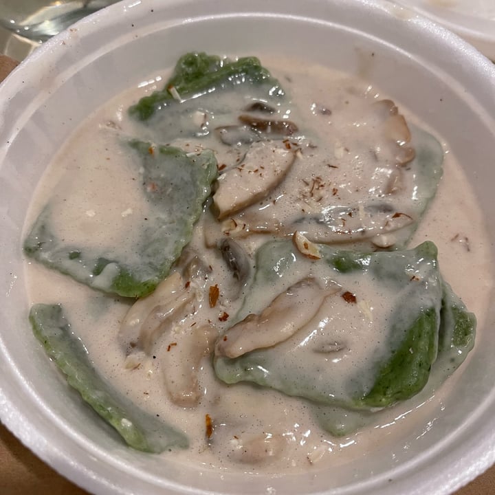 review photo of El patio vegan raviolones de espinaca Con Crema shared by @mariaeugsanchez on 16 Aug 2022 - review