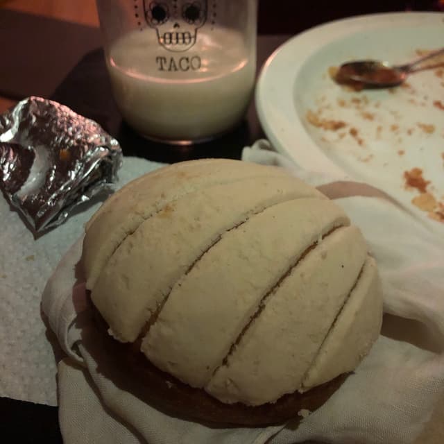 菜肴“Vanilla Concha (Sweet Bread)”的照片