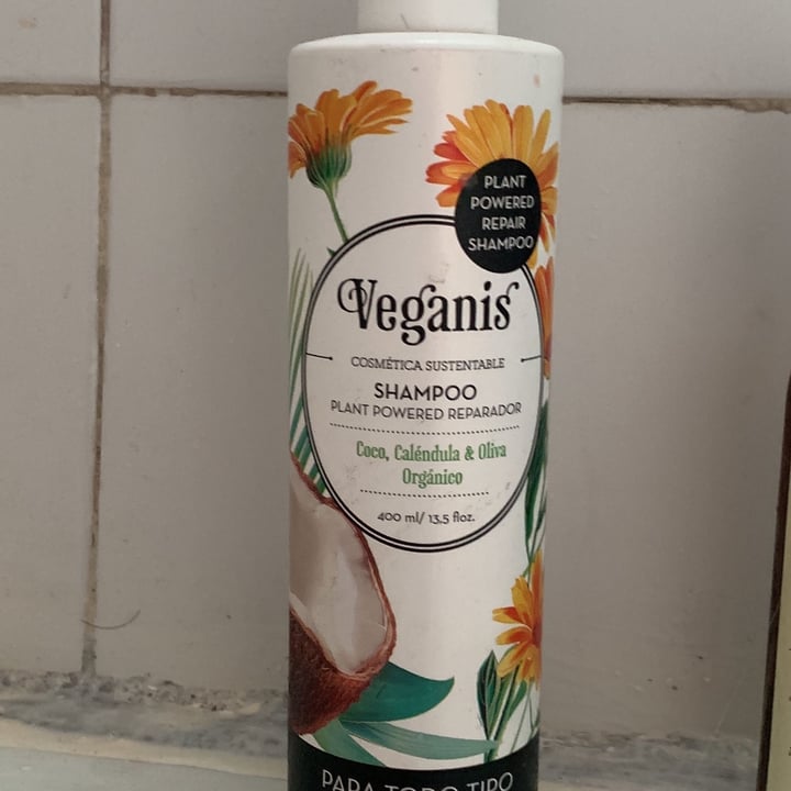 photo of Veganis Shampoo Plant Powered Reparador Coco, Caléndula & Oliva Orgnánico shared by @mdeolloqui on  11 Feb 2022 - review