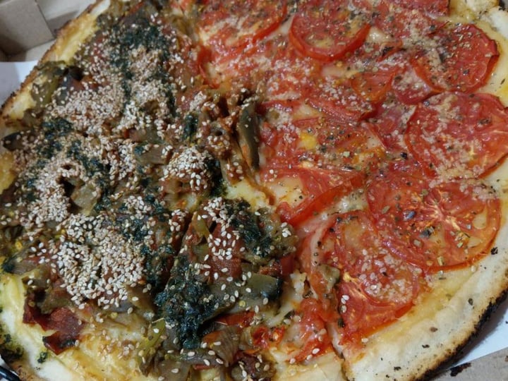 photo of Pizza Vegana Pizza Verdolaga shared by @natig on  08 Apr 2021 - review