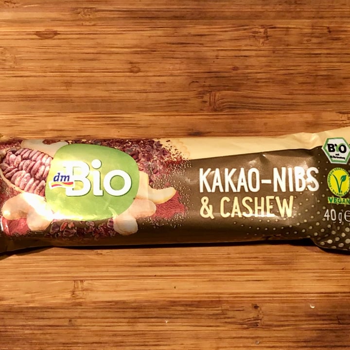 review photo of dmBio Bio Dattel-Fruchtriegel mit Kakao-Nibs & Cashew shared by @valechr on 08 Dec 2021 - review