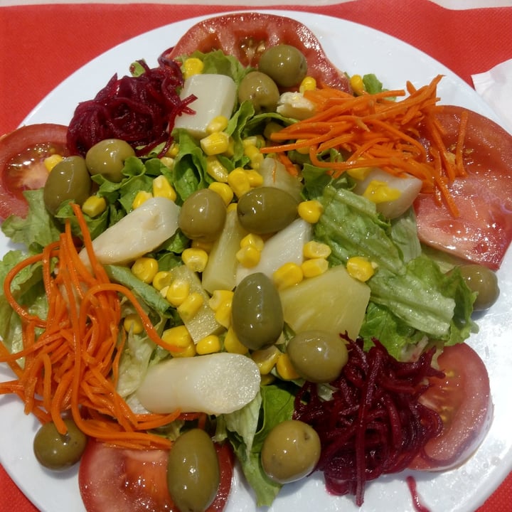 photo of Cervecería Roiben Salad shared by @chiaraclaire on  26 Apr 2022 - review