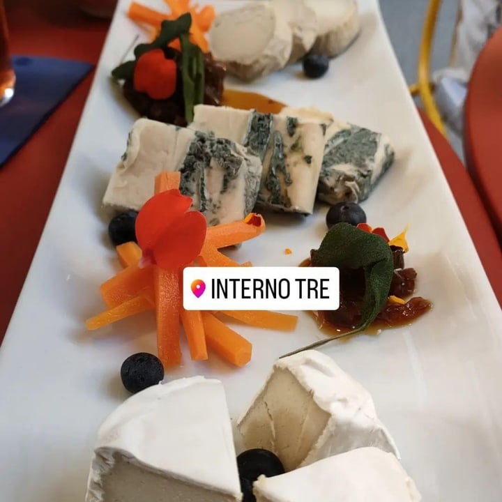 photo of Interno TRE mix di formaggi vegani shared by @riccicrueltyfree on  09 Jul 2022 - review