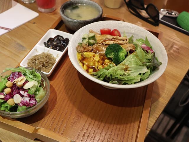 Photo of the dish “Vegetable Donburi With scrambled Tofu And Turmeric Set”