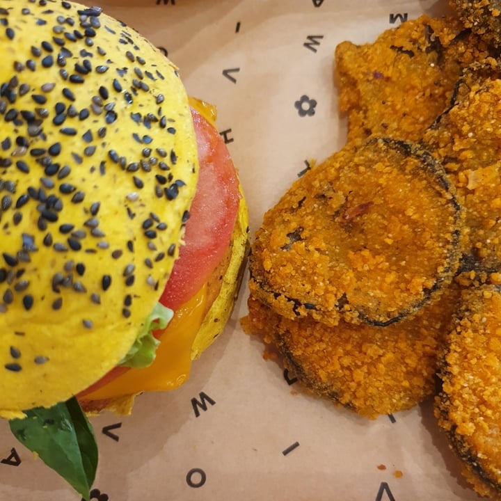 review photo of Flower Burger Spicy Cecio shared by @valentinaya on 13 Oct 2022 - review
