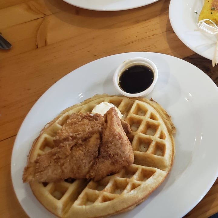 photo of Pulse Cafe Chk’n & Waffle shared by @amandalanphear on  18 Aug 2022 - review