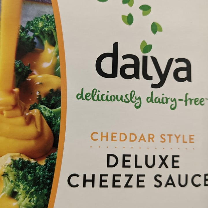 photo of Daiya Cheddar Flavour Deluxe sauce shared by @kattyaybar on  16 Oct 2022 - review
