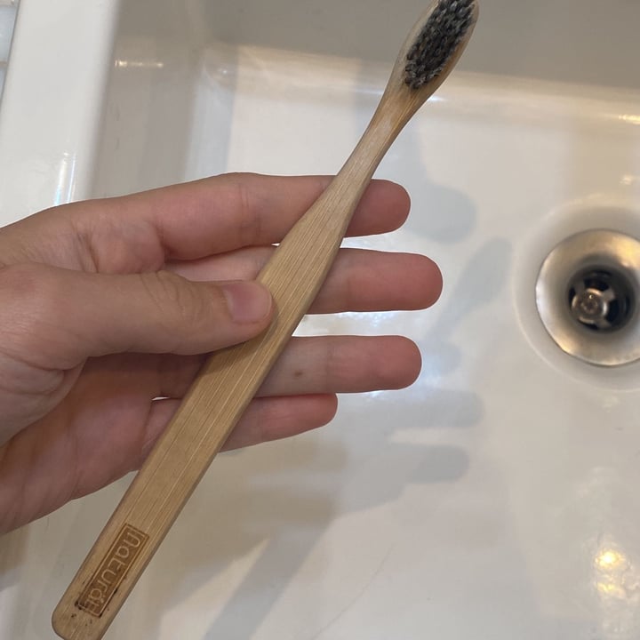 photo of Orgânico Natural toothbrush shared by @lauralima on  23 Apr 2022 - review