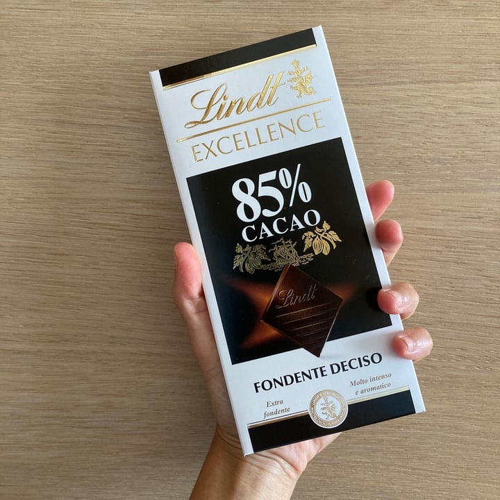 review photo of Lindt 85% Cocoa Excellence Rich Dark shared by @occhicastani on 25 Sep 2022 - review