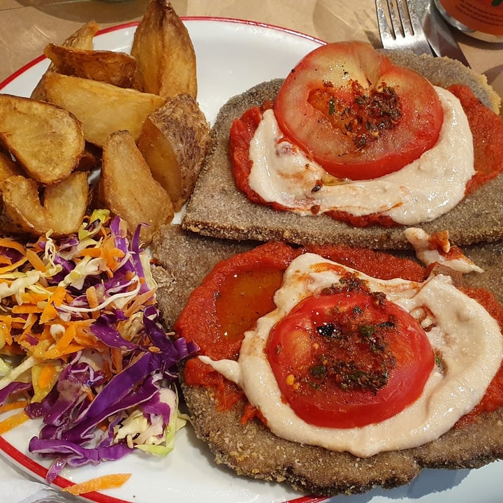 photo of Gordo Vegano Milanesa napolitana shared by @cintiabowie on  26 Dec 2022 - review
