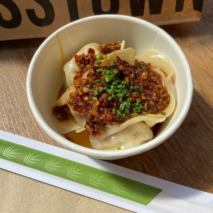 photo of Fen Noodles Vegan Dumplings shared by @laureneas on  02 May 2022 - review