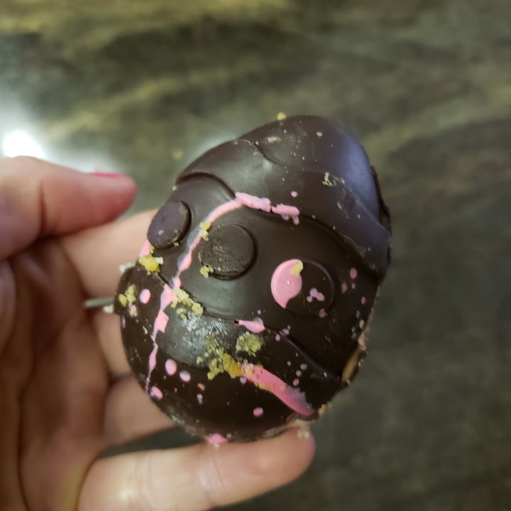 photo of Bunner's Bakeshop Strawberry Cream Egg shared by @metalmel666 on  03 Oct 2022 - review