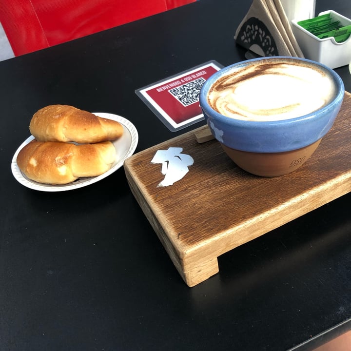 photo of Oso Blanco café de especialidad capuccino shared by @dulceanahi on  02 Jan 2022 - review