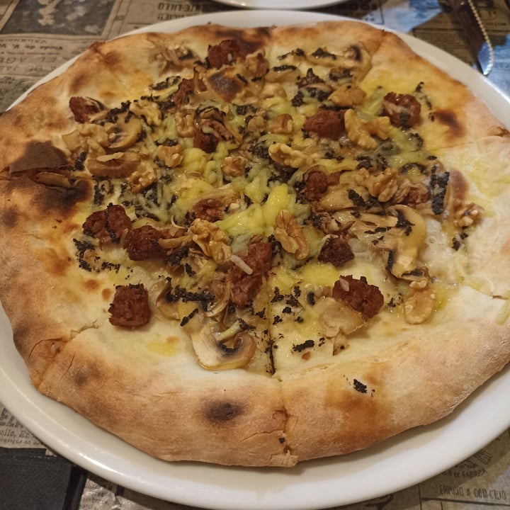 review photo of pizzeria marameo Tartufosa (Veganized) shared by @ineroux on 14 Nov 2022 - review