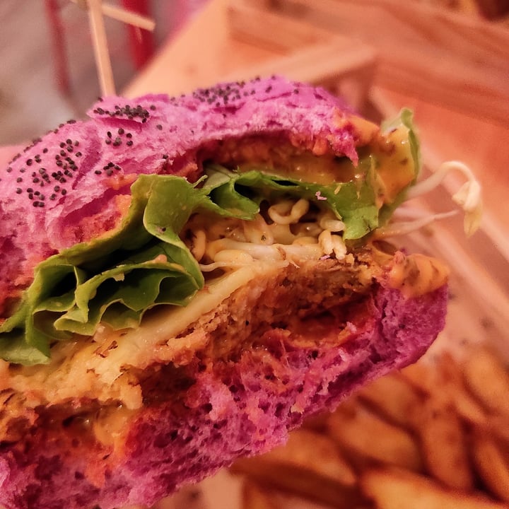 photo of Flower Burger Cherry bomb shared by @thekindseed on  22 Oct 2021 - review