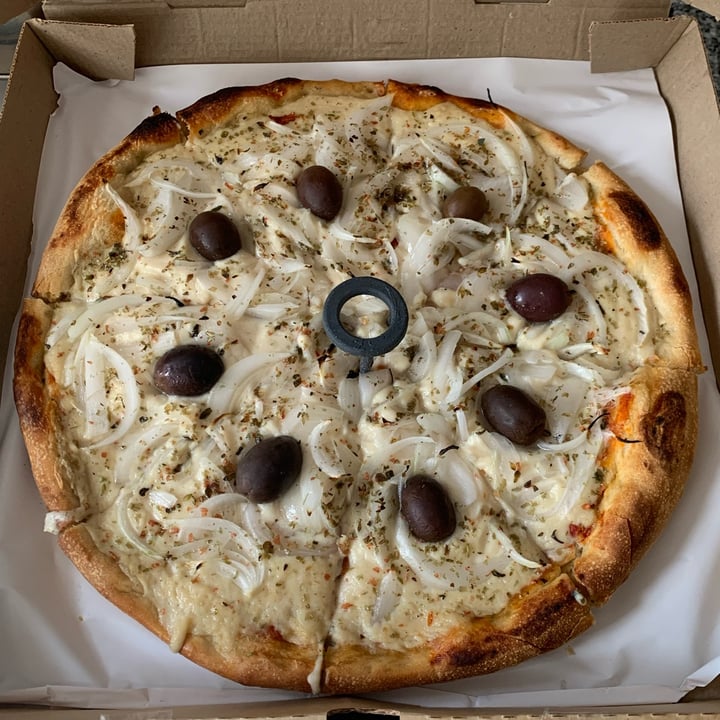 photo of Mi FAMiLiA Pizza fugazzeta shared by @sechague on  10 Oct 2022 - review