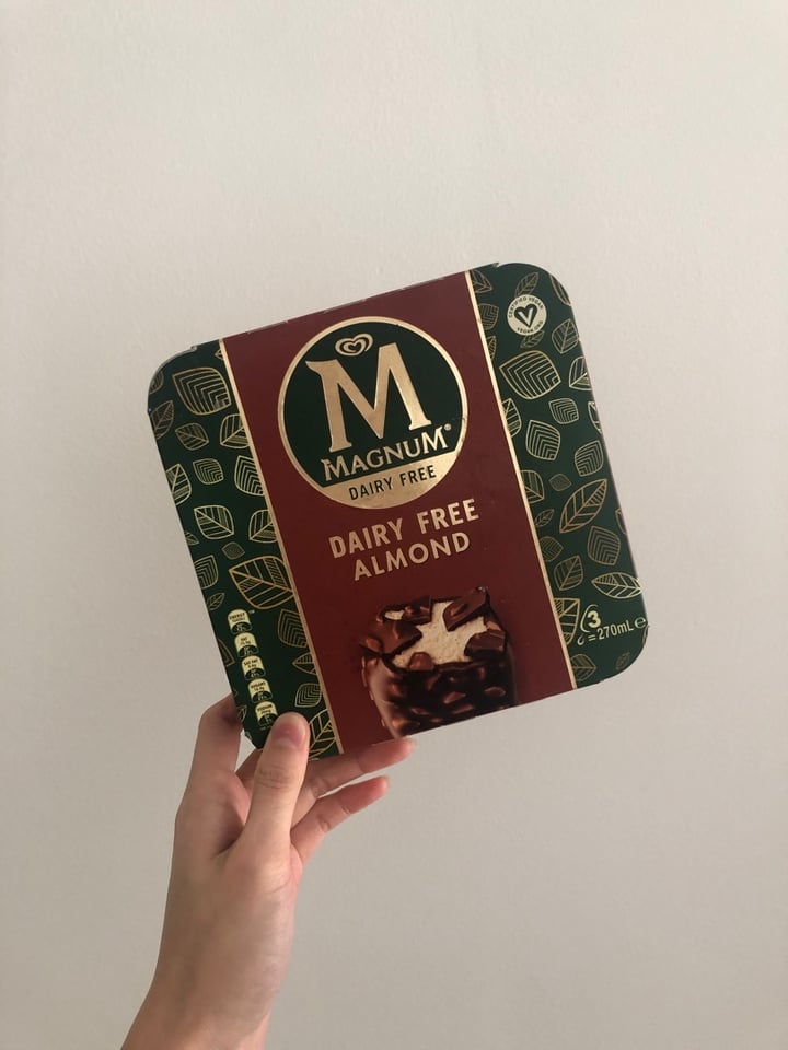 review photo of Magnum Magnum Vegan Almond shared by @indohonkie on 17 Dec 2019 - review