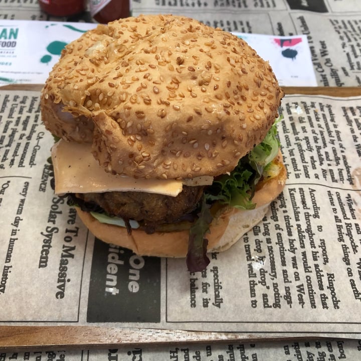 photo of Vegan Streetfood Deli - Obs Oh My Cluck Burger shared by @leighclare29 on  25 Jun 2022 - review