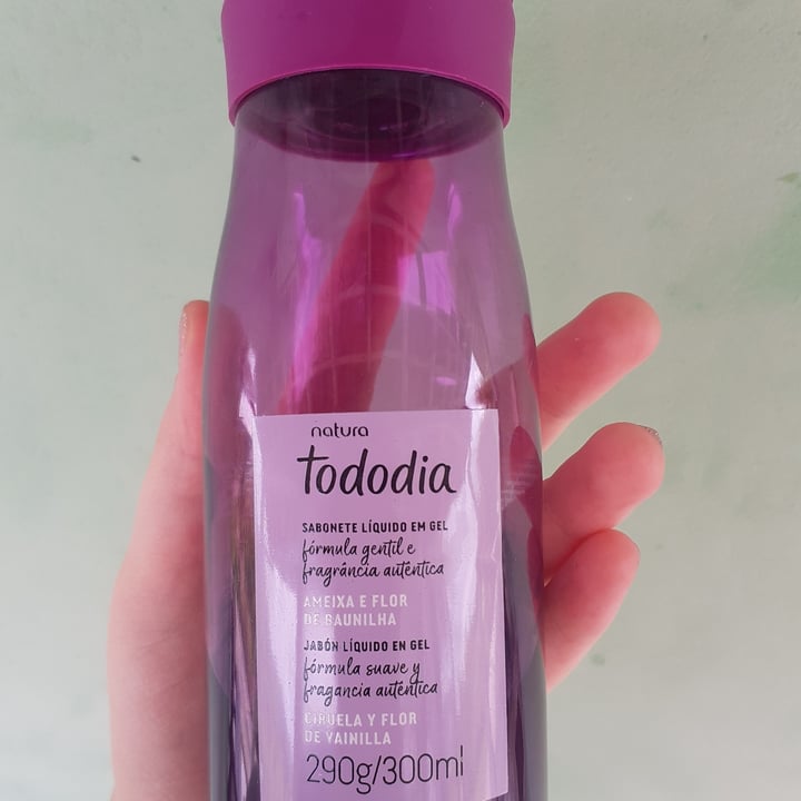 photo of Natura Sabonete liquido ameixa e flor de baunilha shared by @tainaluci on  05 Jan 2022 - review