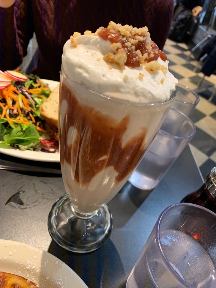 photo of Champs Diner Strawberry Rhubarb Pie Milkshake shared by @veganvironment on  27 Jan 2020 - review