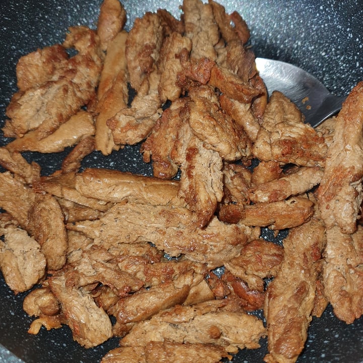 photo of Woolworths Food plant powered chicken-less pieces shared by @vnm11 on  04 Jul 2022 - review