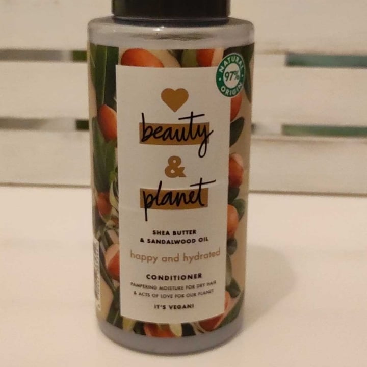 review photo of Love Beauty and Planet Conditioner Shea butter & sandalo oil shared by @lakiara on 09 Jun 2022 - review