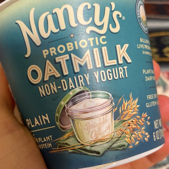 photo of Nancy's Yogurt Probiotic Oatmilk Non-Dairy Yogurt Plain shared by @ellehurst on  01 Nov 2021 - review