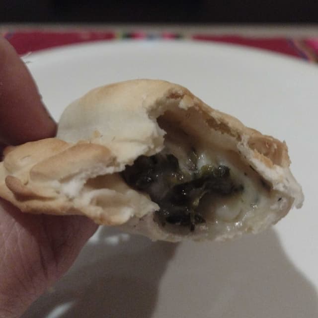 菜肴“Empanada De Acelga Y Queso Vegano”的照片