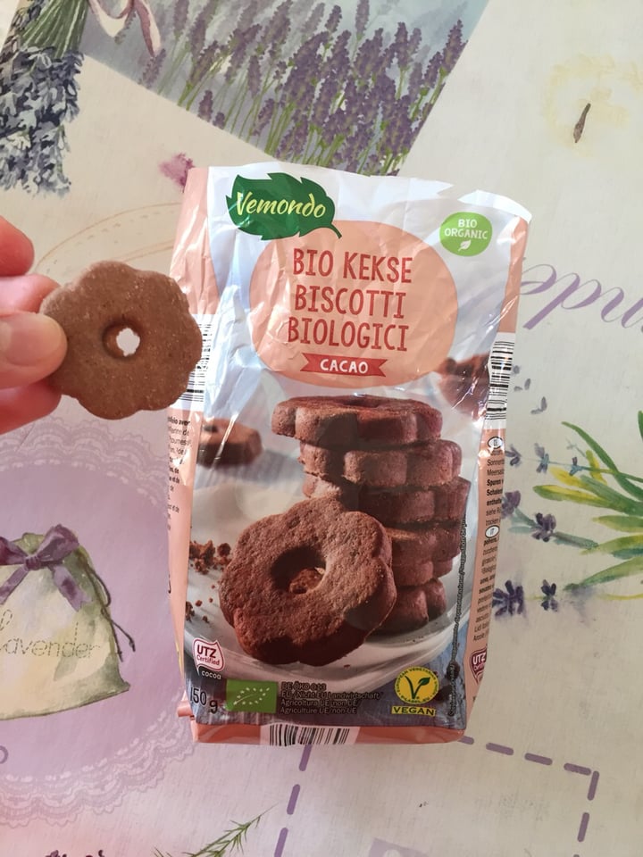 photo of Vemondo Vegan Chocolate Biscuits shared by @elezerowaste on  20 Feb 2020 - review
