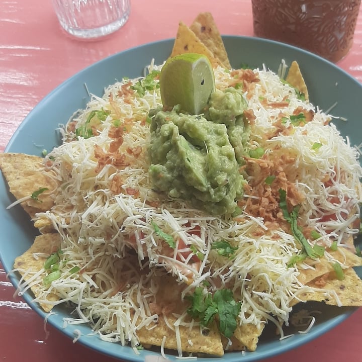 photo of Vegan Junkies Loaded Nachos shared by @cawcaw on  04 Dec 2022 - review
